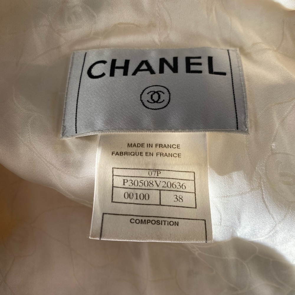CHANEL 2007 Collarless Button Long Tweed Jacket, Size 38 - Picture 6 of 8